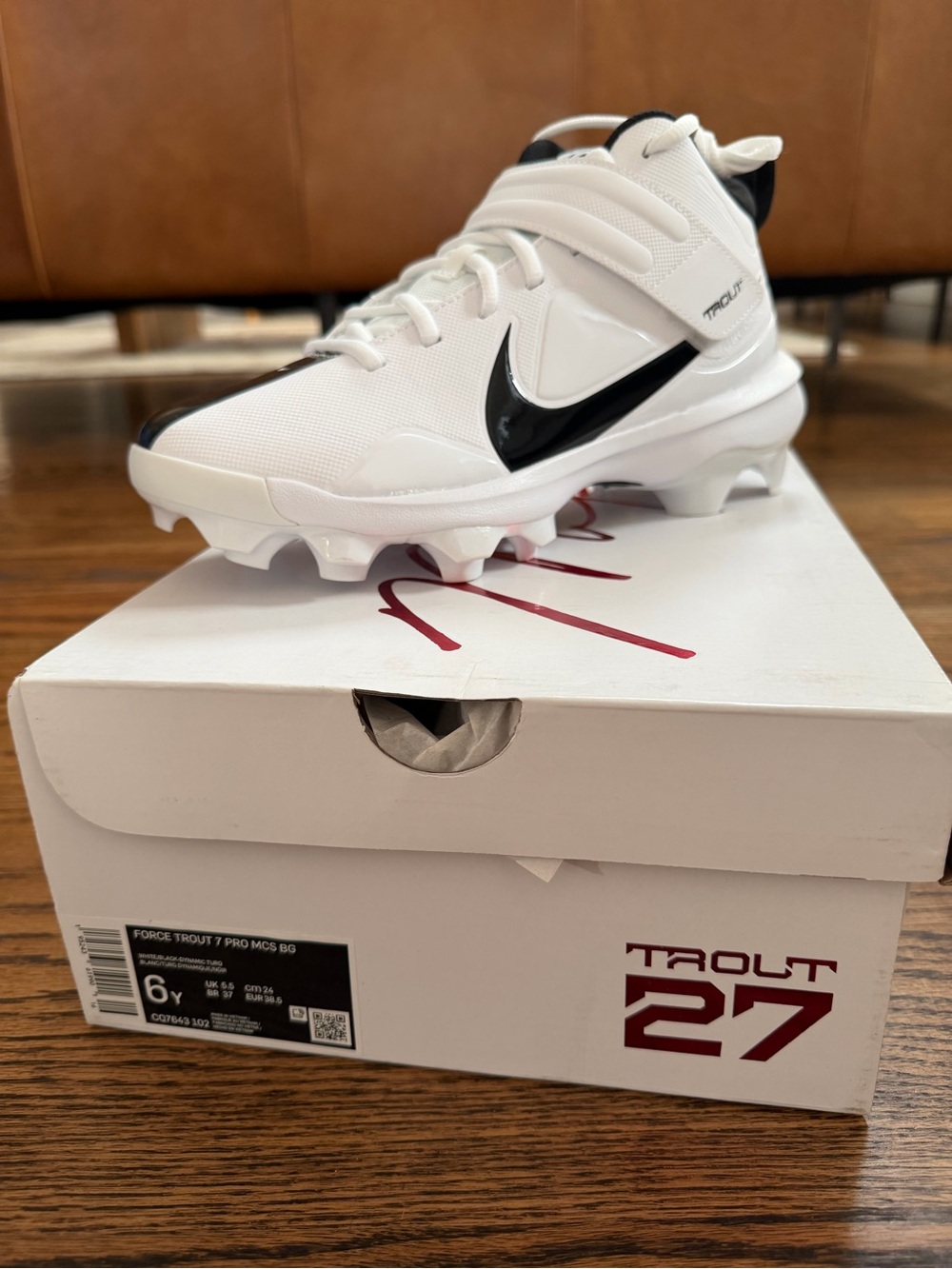 Nike Trout Boys White Baseball Cleats - Brand New